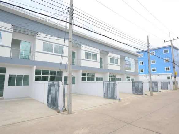 THEE HOME KLONG 5 ทาวน์โฮม หน้ากว้าง 5.5 เมตร 3 นอน 3 น้ำ ใกล้ ม.เทคโนโลยีราชมงคลธัญบุรี